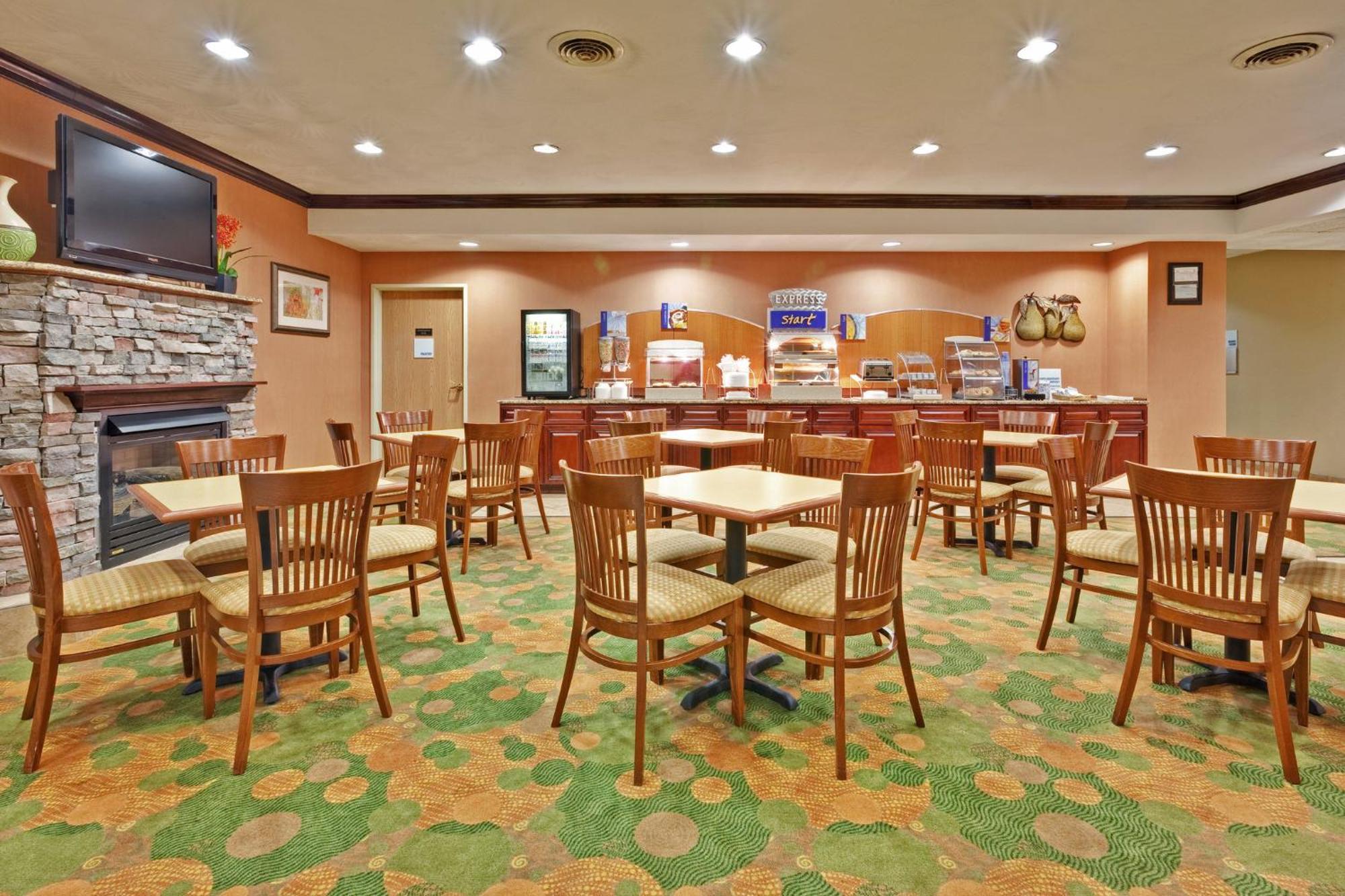 Hurricane Holiday Inn Express Winfield - Teays Valley, An Ihg Hotel מראה חיצוני תמונה